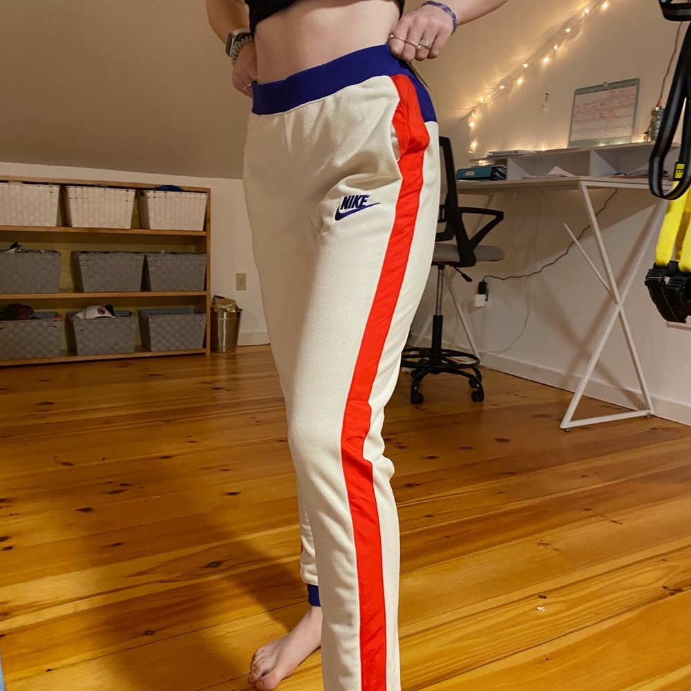 Nike women’s sweatpants